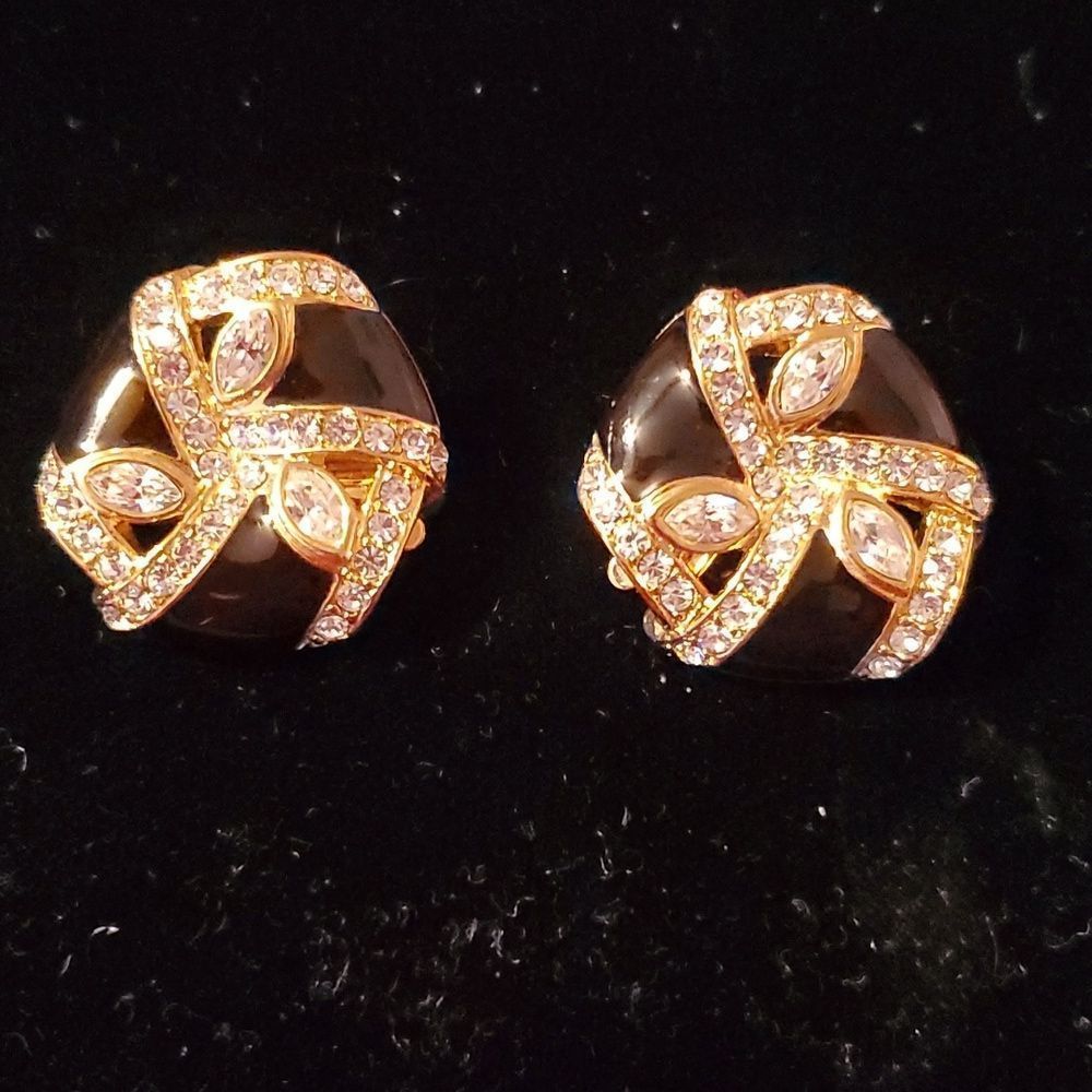 Elegant Trifari Goldtone Crystal Rhinestone Black Enamel‎ Swirl Clip-On Earrings